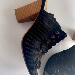 Lucky brand chunky heel sandals